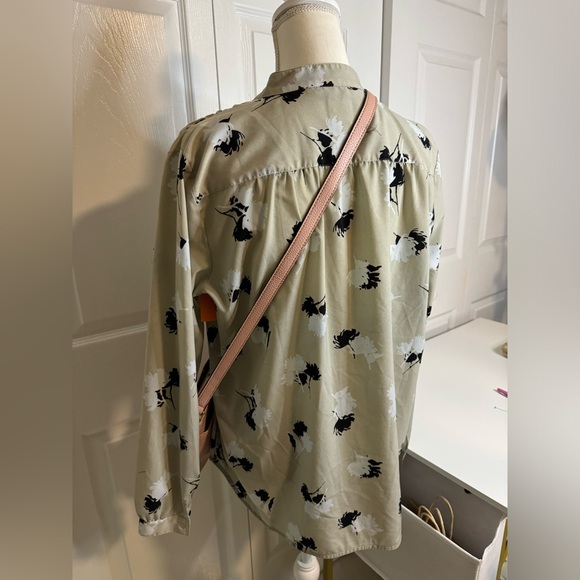 Anne Klein crossbody handbag bundle with Anne Klein Blouse - Picture 4 of 9